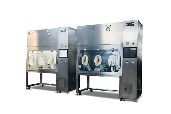 Aseptic isolator